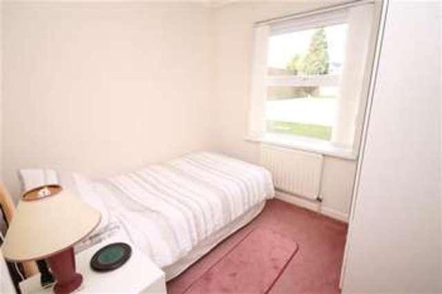  Image of 2 bedroom Flat for sale in Bulkington Avenue Broadwater Worthing BN14 at Broadwater, BN14 7HL