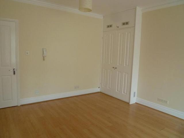  Image of 1 bedroom Ground Flat to rent in North Walls Winchester SO23 at Winchester, SO23 8DP