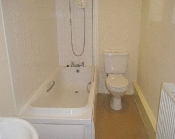  Image of 2 bedroom Flat to rent in Bentinck Villas Newcastle upon Tyne NE4 at Bentinck Villas Array Blakelaw, NE4 6UR
