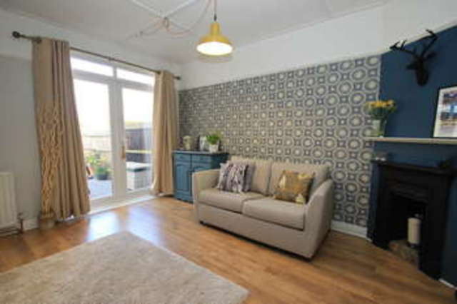  Image of 2 bedroom Ground Flat for sale in Berrylands Road Berrylands Surbiton KT5 at Surbiton Surrey, KT5 8QU