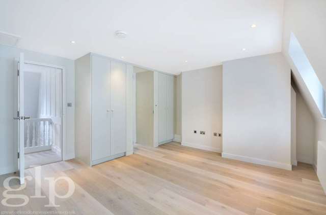  Image of 1 bedroom Apartment to rent in Berwick Street London W1F at Wardour Street Soho London, W1F 8SY