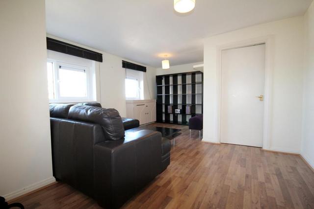 Image of 2 bedroom Flat to rent in Bethnal Green Road London E2 at Bethnal Green  London, E2 9QY