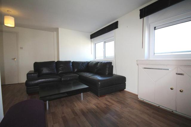  Image of 2 bedroom Flat to rent in Bethnal Green Road London E2 at Bethnal Green  London, E2 9QY