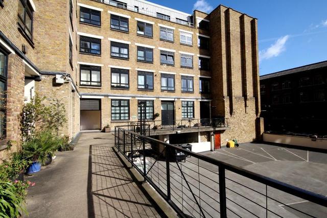  Image of 2 bedroom Flat to rent in Bethnal Green Road London E2 at Bethnal Green  London, E2 9QY