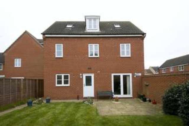  Image of 4 bedroom Detached house for sale in Bevington Way Eynesbury St. Neots PE19 at Bevington Way Eynesbury St. Neots, PE19 2HQ