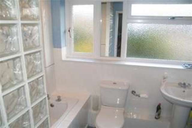  Image of 3 bedroom Detached house to rent in Holbrook Close Billericay CM11 at Billericay, CM11 2NG