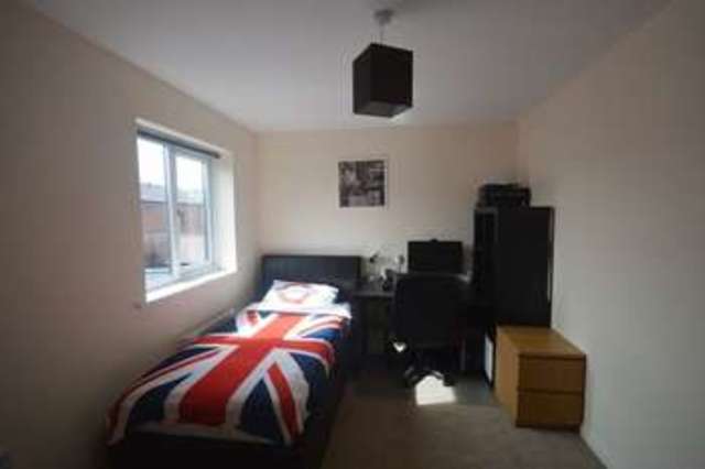  Image of 5 bedroom Semi-Detached house for sale in Birchfield Way Telford TF3 at Birchfield Way  Telford, TF3 5HP