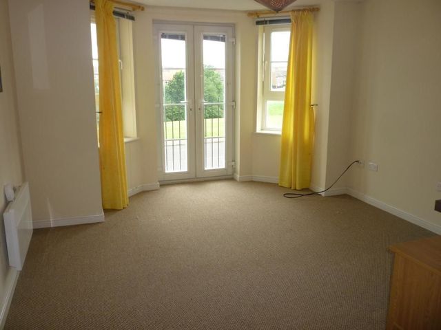 Image of 2 bedroom Flat to rent in Bittern Court Dunfermline KY11 at Dunfermline Fife Fife, KY11 8HF