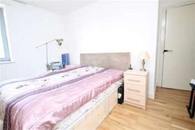  Image of 2 bedroom Flat to rent in Blackheath Road London SE10 at London, SE10 8ED