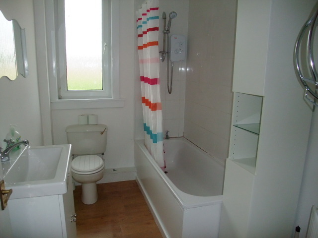  Image of 2 bedroom Flat to rent in Blamey Crescent Cowdenbeath KY4 at Cowdenbeath Fife Fife, KY4 9JT