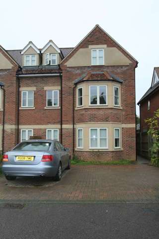  Image of 2 bedroom Flat to rent in Blandford Avenue Oxford OX2 at Blandford Avenue  Oxford, OX2 8EA