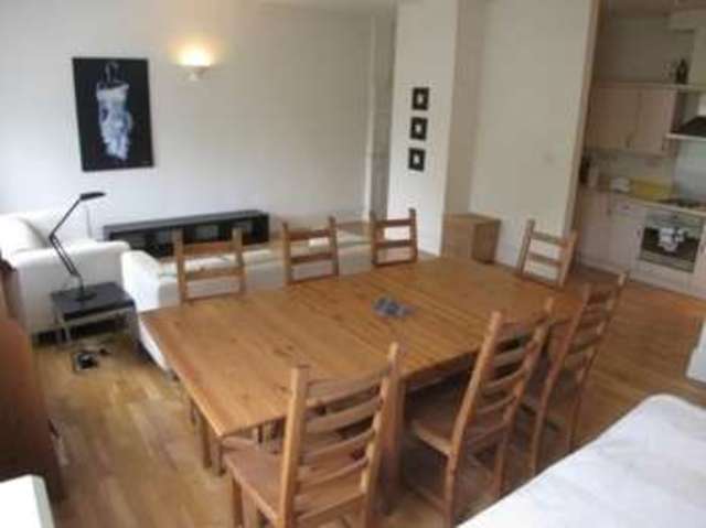  Image of 2 bedroom Flat to rent in Hale Street London E14 at London All Saints, E14 0BS