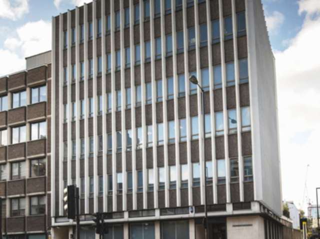  Image of Detached house to rent in Borough High Street London SE1 at Borough High Street  London, SE1 1LB