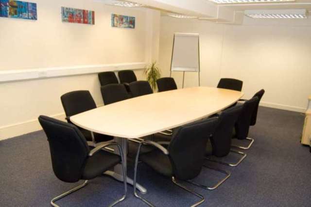  Image of Detached house to rent in Borough High Street London SE1 at Southwark SE1 London, SE1 1HR