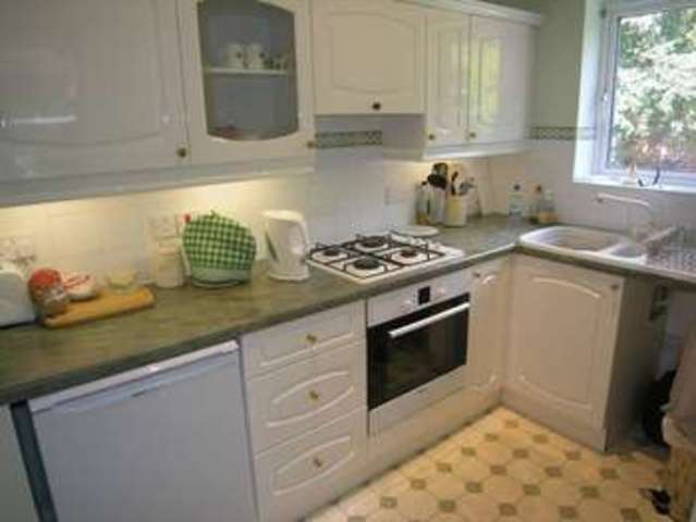  Image of 2 bedroom Flat for sale in Boscombe Cliff Road Pokesdown Bournemouth BH5 at Boscombe Cliff Road Boscombe Manor Bournemouth, BH5 1JP