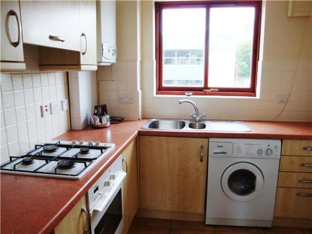  Image of 2 bedroom Flat to rent in Bothwell Court Dunfermline KY11 at Dunfermline Fife Fife, KY11 3AD