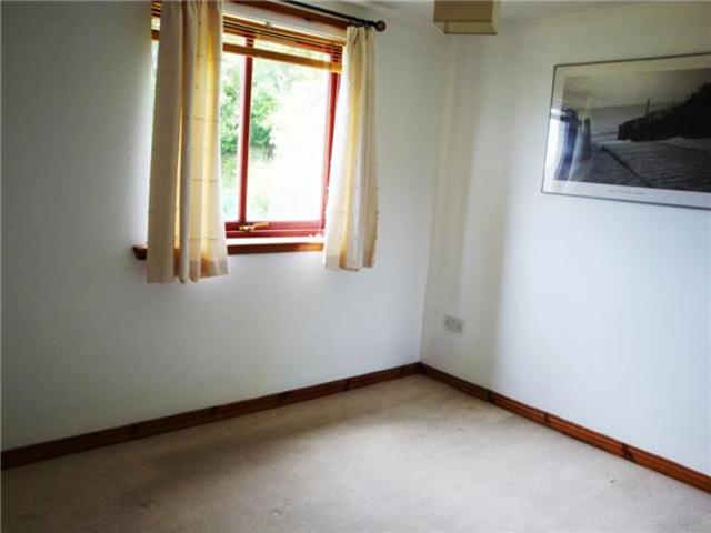  Image of 2 bedroom Flat to rent in Bothwell Court Dunfermline KY11 at Dunfermline Fife Fife, KY11 3AD