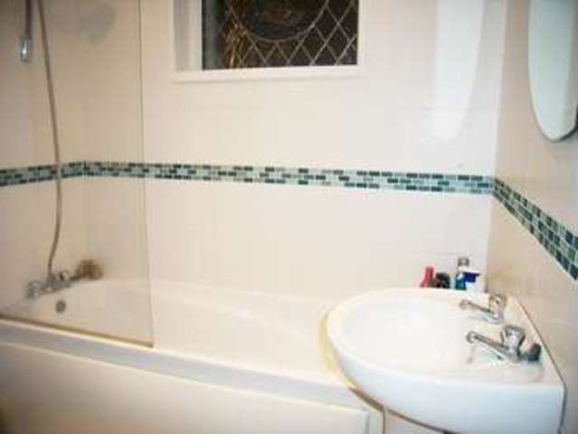  Image of 1 bedroom Flat to rent in Kinson Road Bournemouth BH10 at Kinson  Bournemouth, BH10 5EW