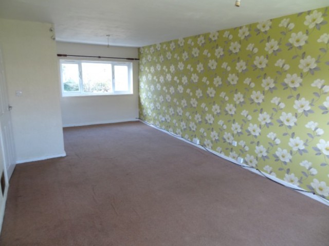  Image of 2 bedroom Flat for sale in Braceby Avenue Moseley Birmingham B13 at Braceby Avenue  Mosley, B13 0UT