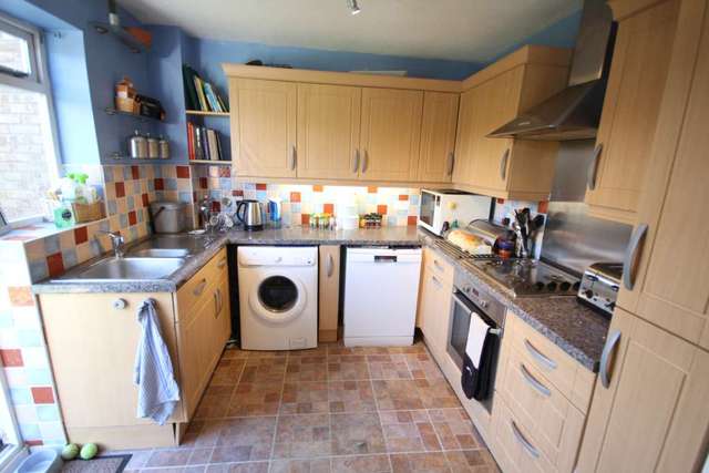  Image of 4 bedroom Semi-Detached house for sale in Braden Close Aylesbury HP21 at Braden Close Foxhills Aylesbury, HP21 7JU