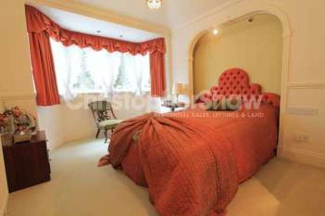  Image of 2 bedroom Flat for sale in Branksome Wood Road Westbourne Bournemouth BH4 at Branksome Wood Road  Bournemouth, BH4 9JS