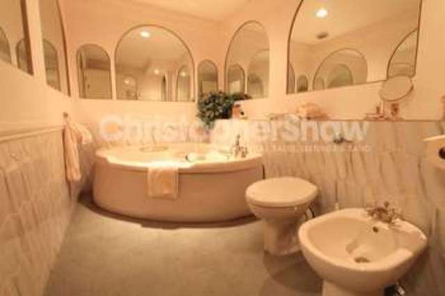  Image of 2 bedroom Flat for sale in Branksome Wood Road Westbourne Bournemouth BH4 at Branksome Wood Road  Bournemouth, BH4 9JS
