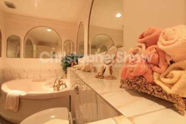  Image of 2 bedroom Flat for sale in Branksome Wood Road Westbourne Bournemouth BH4 at Branksome Wood Road  Bournemouth, BH4 9JS