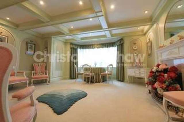  Image of 2 bedroom Flat for sale in Branksome Wood Road Westbourne Bournemouth BH4 at Branksome Wood Road  Bournemouth, BH4 9JS