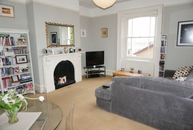  Image of 1 bedroom Flat for sale in Bretland Road Tunbridge Wells TN4 at Rusthall  Tunbridge Wells, TN4 8PB