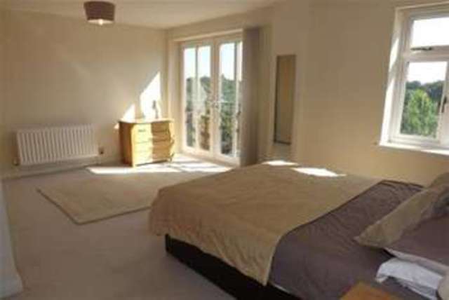  Image of 2 bedroom Flat to rent in Waterside Shirley Solihull B90 at Solihull, B90 1UD
