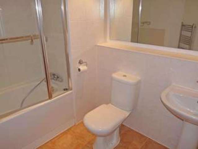  Image of 2 bedroom Flat to rent in Troy Road Horsforth Leeds LS18 at Bridge Place 1 Troy Road Horsforth, LS18 5NQ
