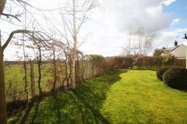  Image of 4 bedroom Detached house for sale in Bridgeway Cuddington Aylesbury HP18 at Bridgeway  Cuddington, HP18 0AW