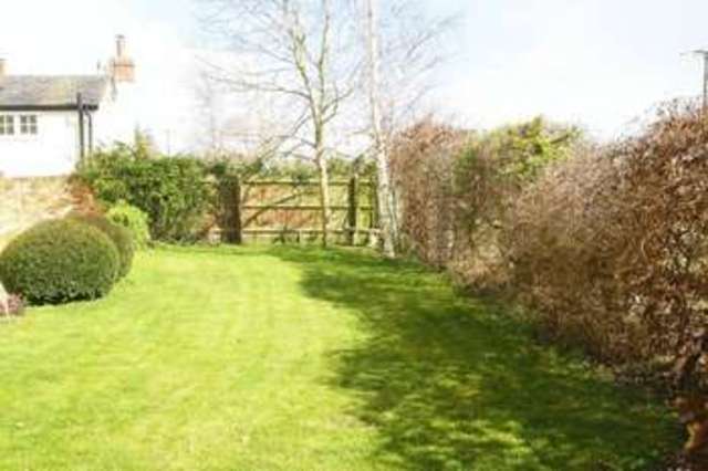  Image of 4 bedroom Detached house for sale in Bridgeway Cuddington Aylesbury HP18 at Bridgeway  Cuddington, HP18 0AW