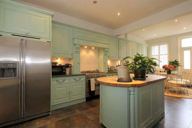  Image of 4 bedroom Detached house for sale in Broad Street Hemel Hempstead HP2 at Broad Street Old Town Hemel Hempstead, HP2 5BW