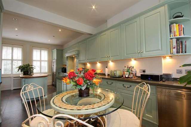  Image of 4 bedroom Detached house for sale in Broad Street Hemel Hempstead HP2 at Broad Street Old Town Hemel Hempstead, HP2 5BW