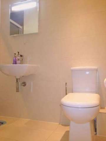  Image of 1 bedroom Flat to rent in Brookdene Avenue Watford WD19 at Brookdene Avenue  Watford, WD19 4LF