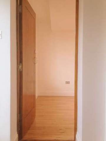  Image of 1 bedroom Flat to rent in Brookdene Avenue Watford WD19 at Brookdene Avenue  Watford, WD19 4LF