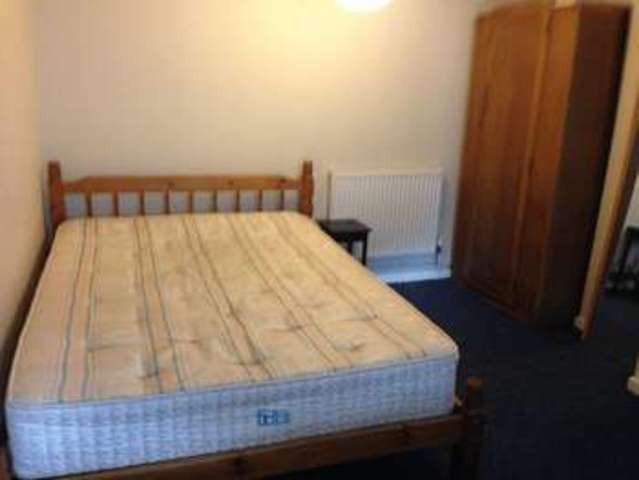  Image of 1 bedroom Flat to rent in Brookfield Road Bristol BS6 at Brookfield Road Bishopston Bristol, BS6 5PW