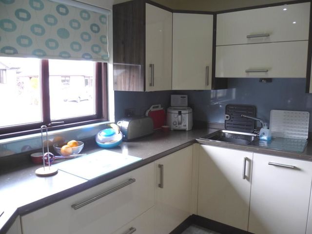  Image of 2 bedroom Bungalow to rent in Brunton Gardens Markinch Glenrothes KY7 at Glenrothes Fife Fife, KY7 6EX
