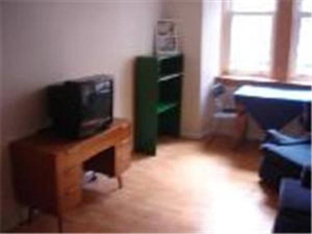  Image of 2 bedroom Flat to rent in Buccleuch Street Edinburgh EH8 at Meadows Edinburgh Edinburgh, EH8 9LS