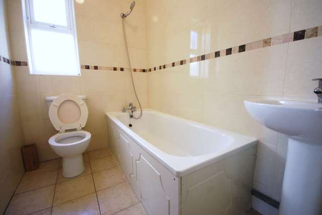  Image of 2 bedroom Flat to rent in Burghley Road London E11 at Burghley Road Leytonstone London, E11 4QP