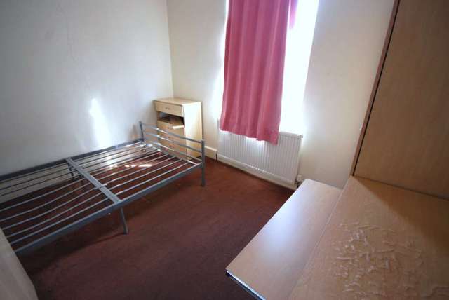 Image of 2 bedroom Flat to rent in Burghley Road London E11 at Burghley Road Leytonstone London, E11 4QP