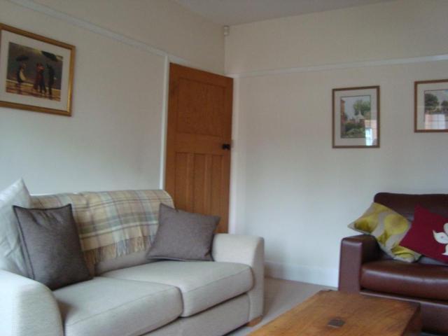  Image of 4 bedroom Detached house to rent in Burleigh Road West Bridgford Nottingham NG2 at West Bridgford  Nottingham, NG2 6FQ