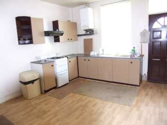  Image of 4 bedroom Terraced house to rent in Burlington Road Holbeck Leeds LS11 at Beeston Leeds West Yorkshire, LS11 7DS