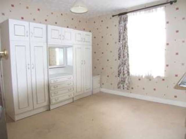  Image of 4 bedroom Terraced house to rent in Burlington Road Holbeck Leeds LS11 at Beeston Leeds West Yorkshire, LS11 7DS