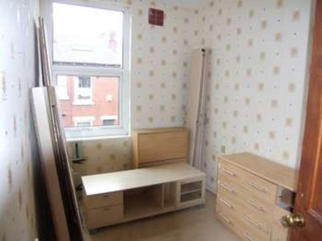  Image of 4 bedroom Terraced house to rent in Burlington Road Holbeck Leeds LS11 at Beeston Leeds West Yorkshire, LS11 7DS