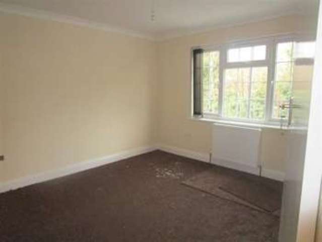  Image of 3 bedroom Property to rent in Burnham Lane Burnham Slough SL1 at Burnham Lane Burnham Burnham, SL1 6LH