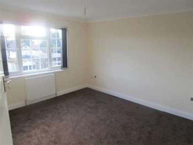  Image of 3 bedroom Property to rent in Burnham Lane Burnham Slough SL1 at Burnham Lane Burnham Burnham, SL1 6LH