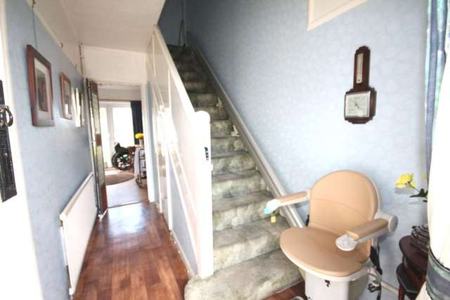  Image of 4 bedroom Detached house for sale in Burns Close Erith DA8 at Burns Close  Erith, DA8 2DB