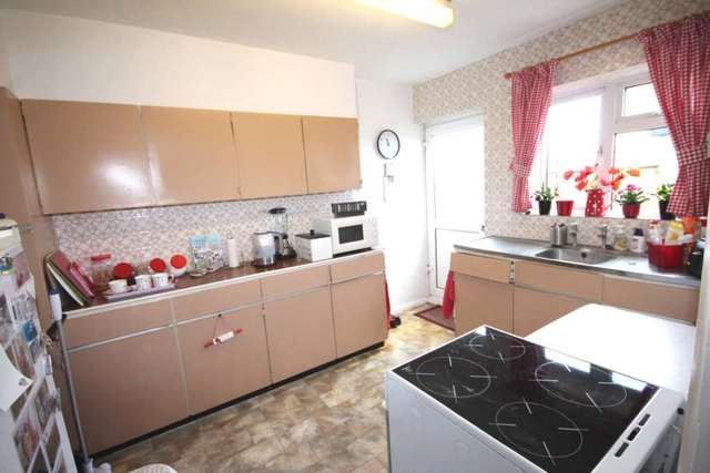  Image of 4 bedroom Detached house for sale in Burns Close Erith DA8 at Burns Close  Erith, DA8 2DB